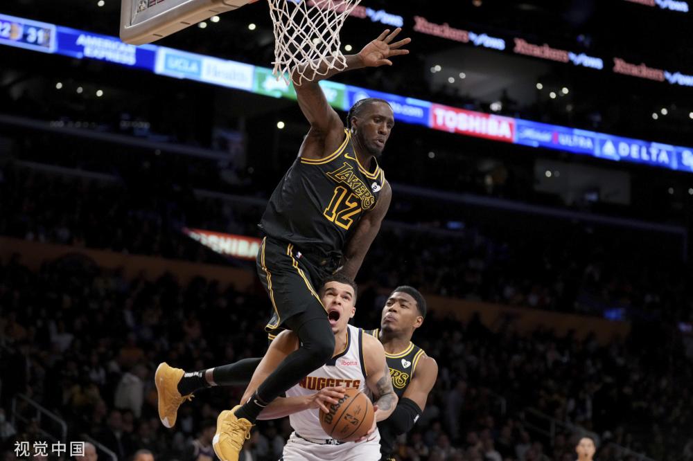 球裤滑落的 球裤滑落的