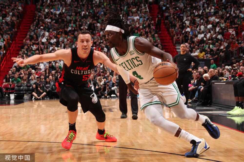 球员们在高 球员们在高